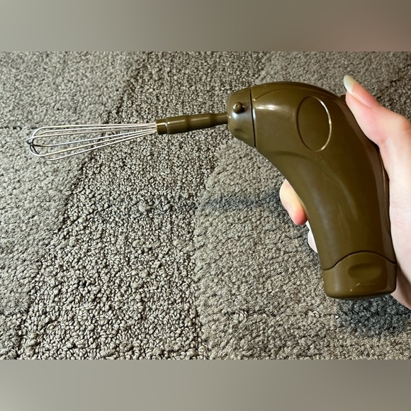 Brown Mini Small Hand Mixer Single Whisk Cooking Baking Cute Battery Powered - Picture 7 of 7